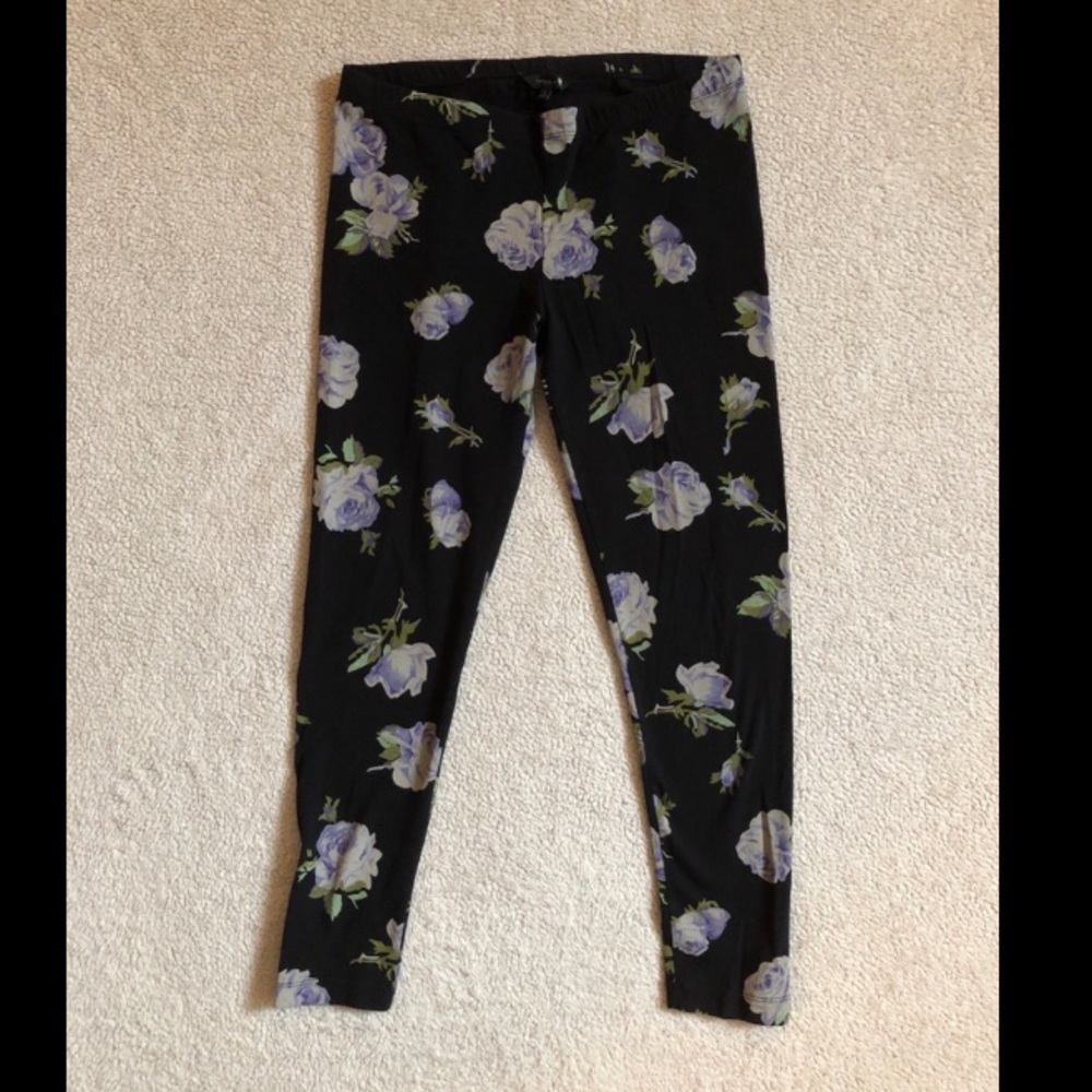 Talula Aritzia Floral Leggings